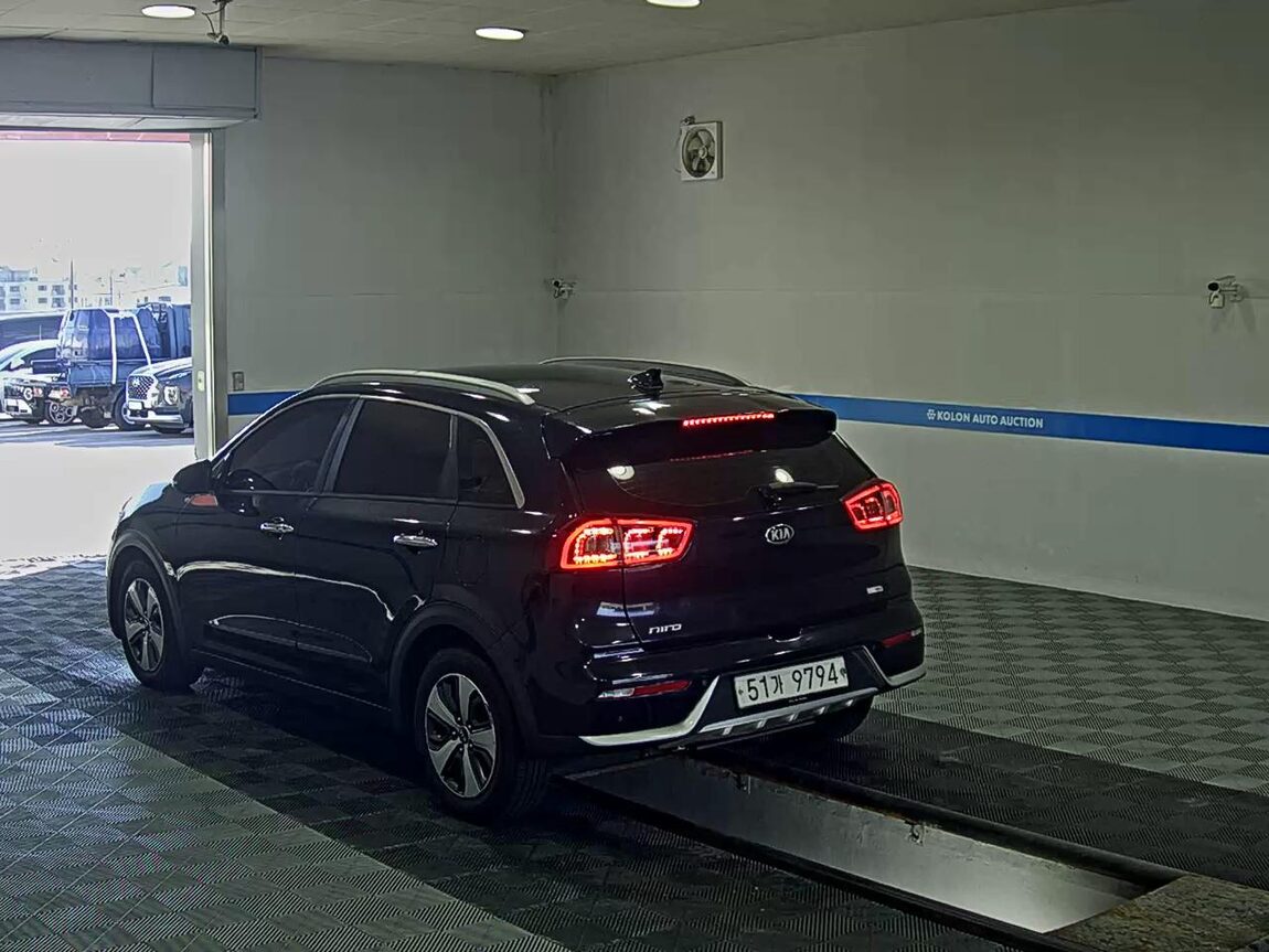 KIA NIRO 1.6 HYBRID NOBLESSE 2018 - zdjęcie 6