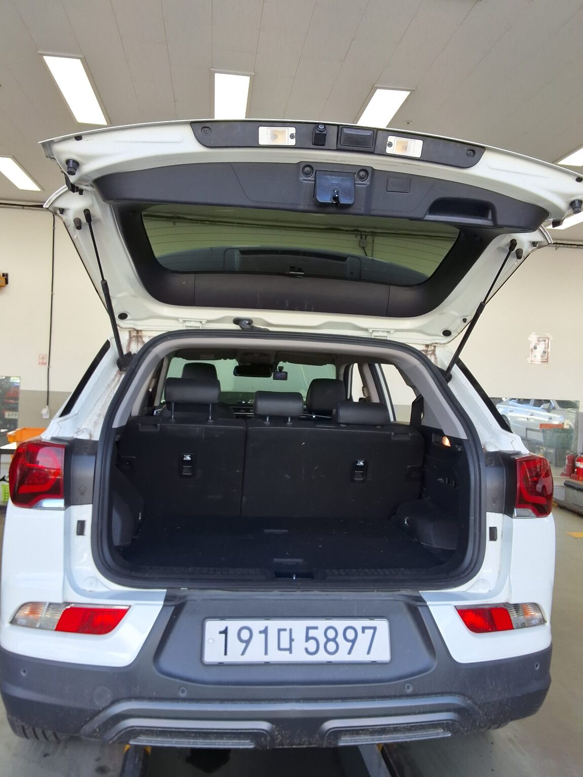 KG MOBILITY (SSANGYONG) ALL NEW KORANDO 1.5 GASOLINE 2WD C5 2021 - zdjęcie 15