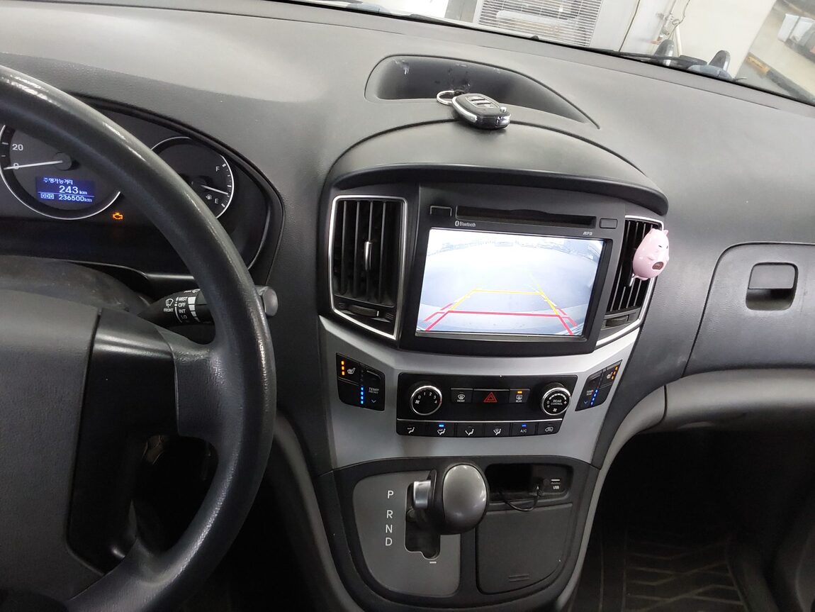 HYUNDAI GRAND STAREX 12-SEATER DIESEL SMART 2017 - zdjęcie 17