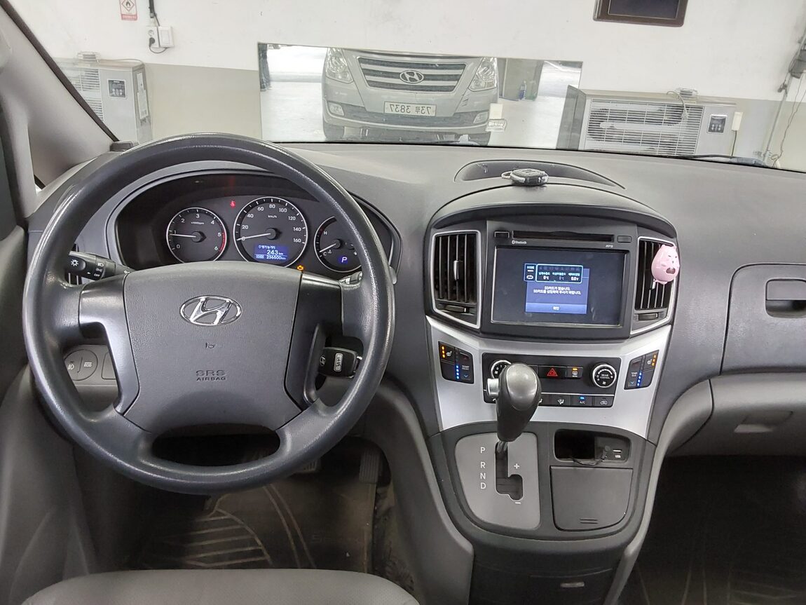 HYUNDAI GRAND STAREX 12-SEATER DIESEL SMART 2017 - zdjęcie 11