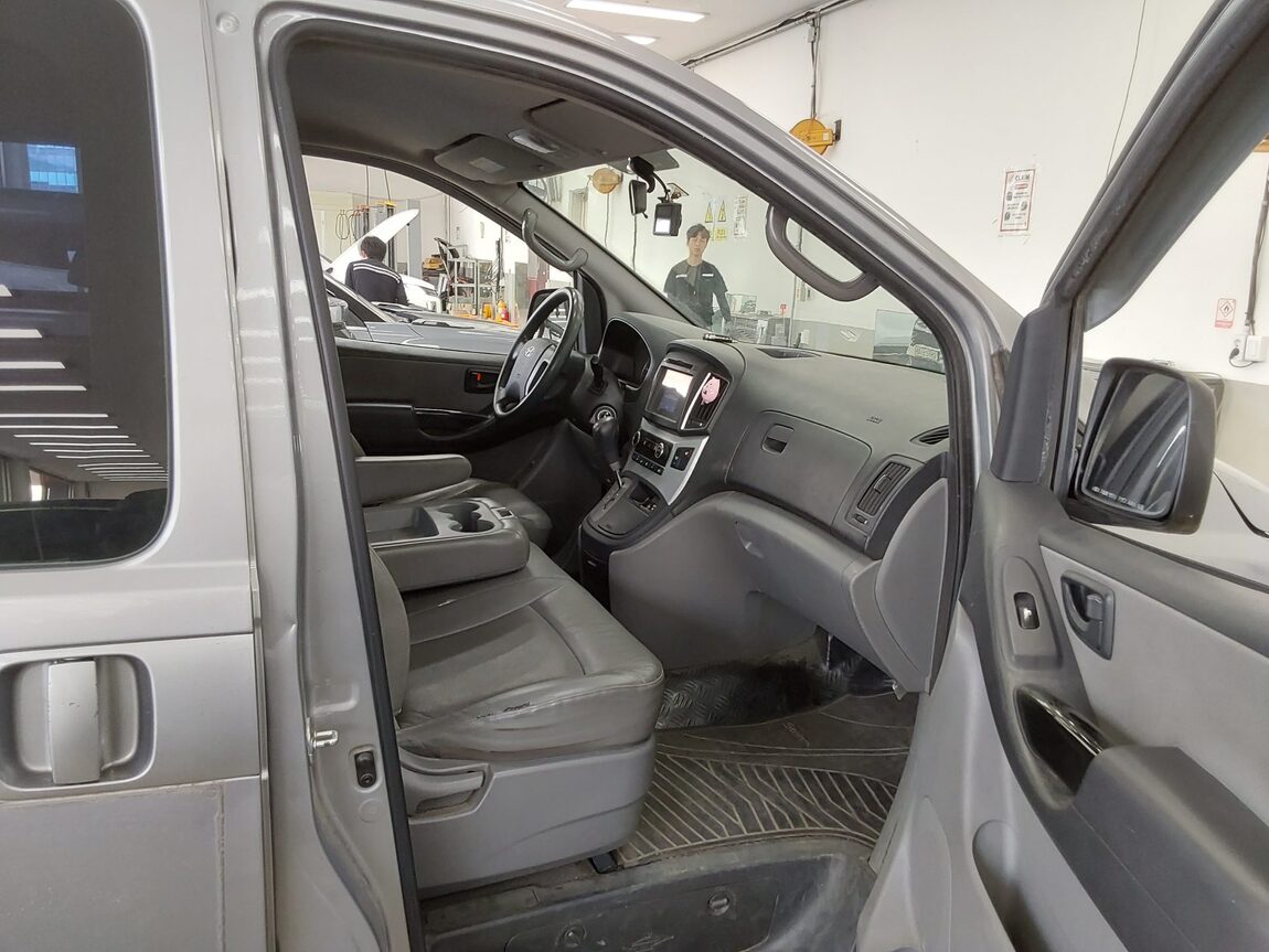 HYUNDAI GRAND STAREX 12-SEATER DIESEL SMART 2017 - zdjęcie 14
