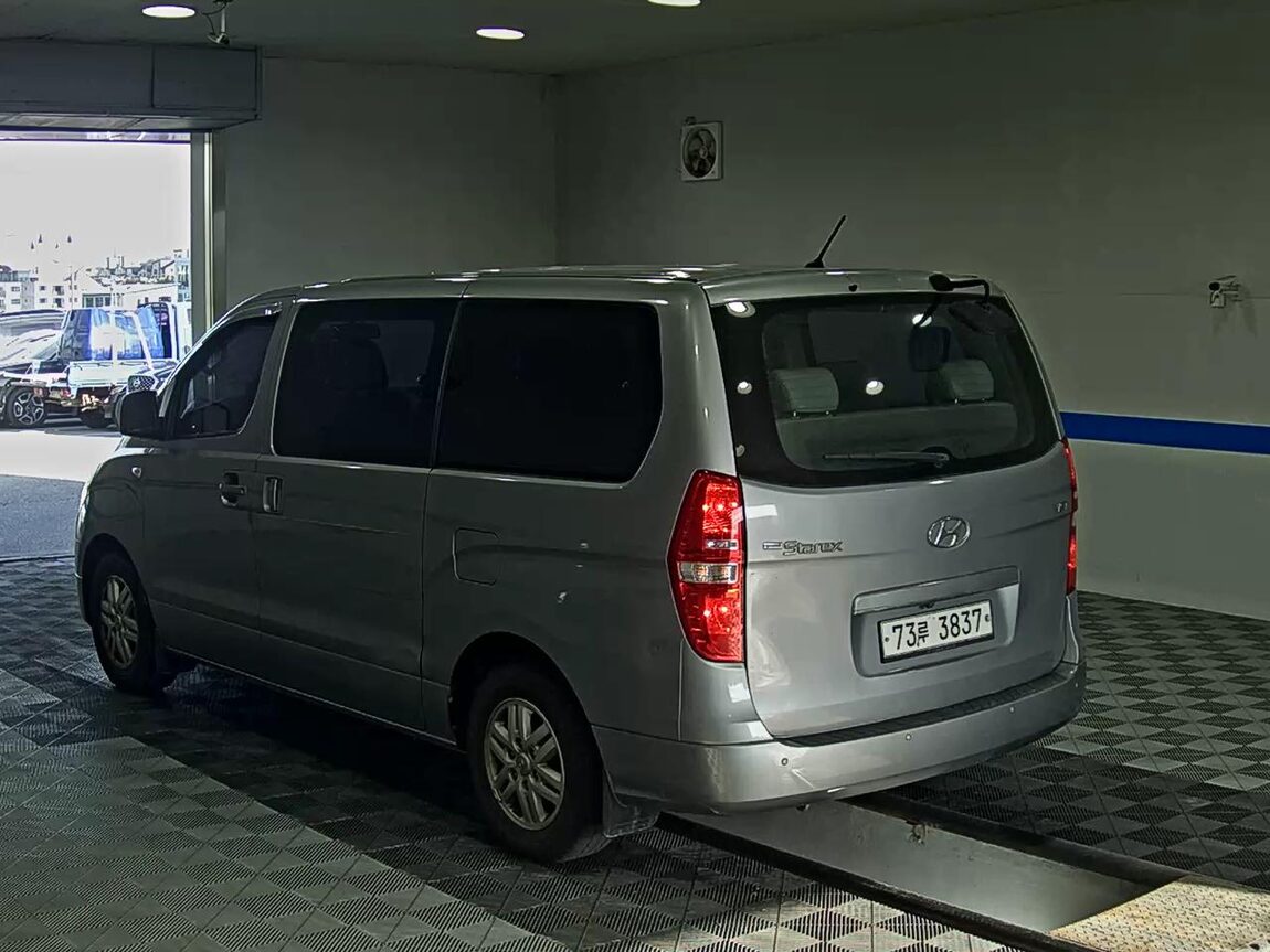 HYUNDAI GRAND STAREX 12-SEATER DIESEL SMART 2017 - zdjęcie 6