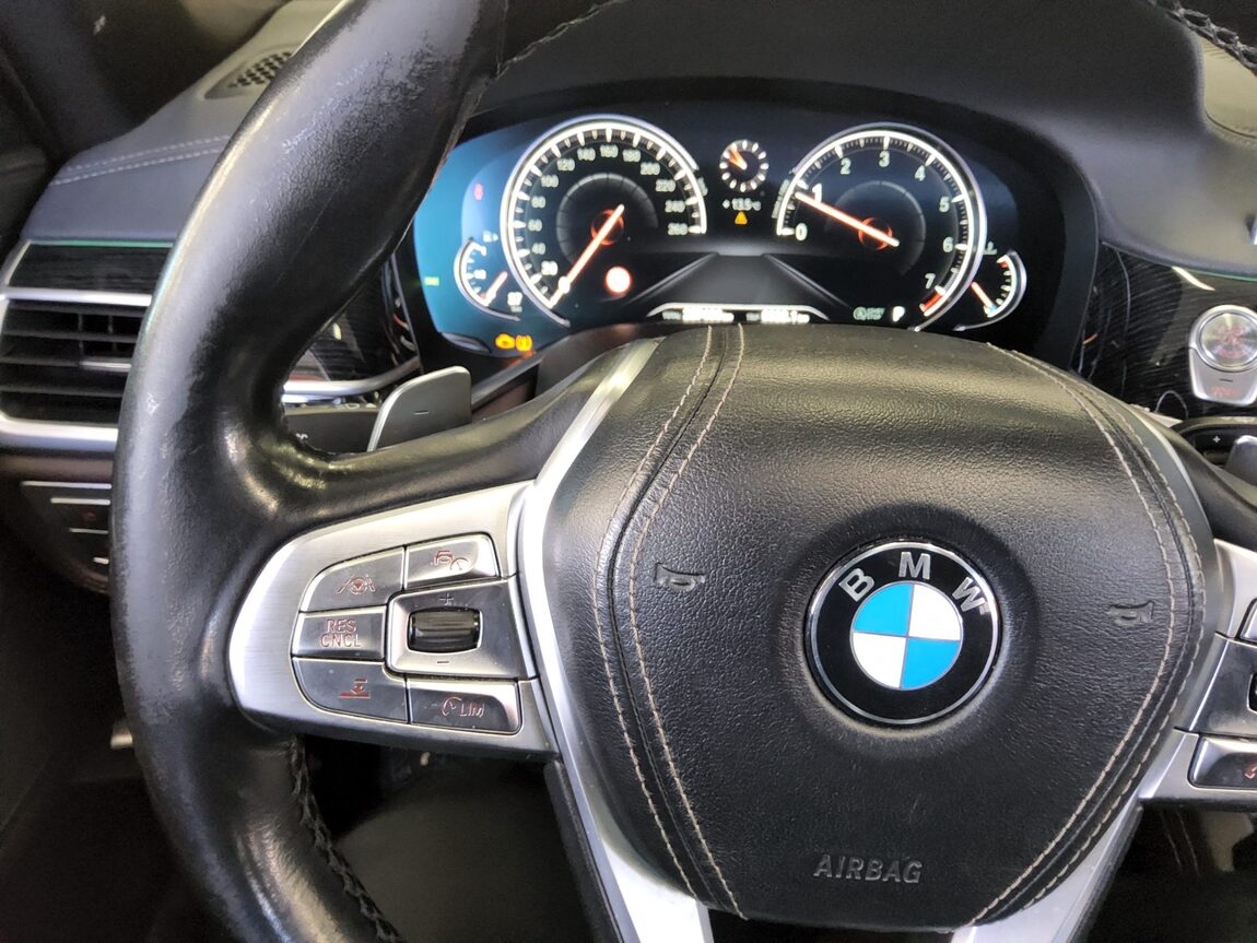 BMW 7 SERIES (6TH GEN) 740Li xDRIVE M SPORT PACK 2017 - zdjęcie 17