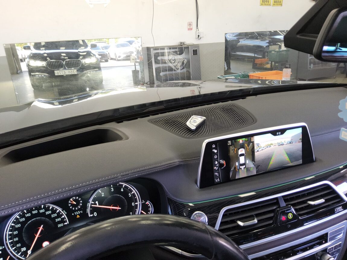 BMW 7 SERIES (6TH GEN) 740Li xDRIVE M SPORT PACK 2017 - zdjęcie 18