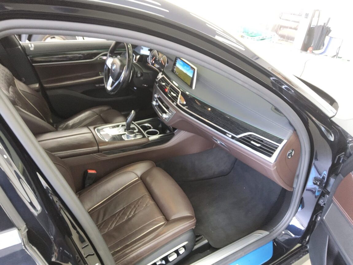 BMW 7 SERIES (6TH GEN) 740Li xDRIVE M SPORT PACK 2017 - zdjęcie 14