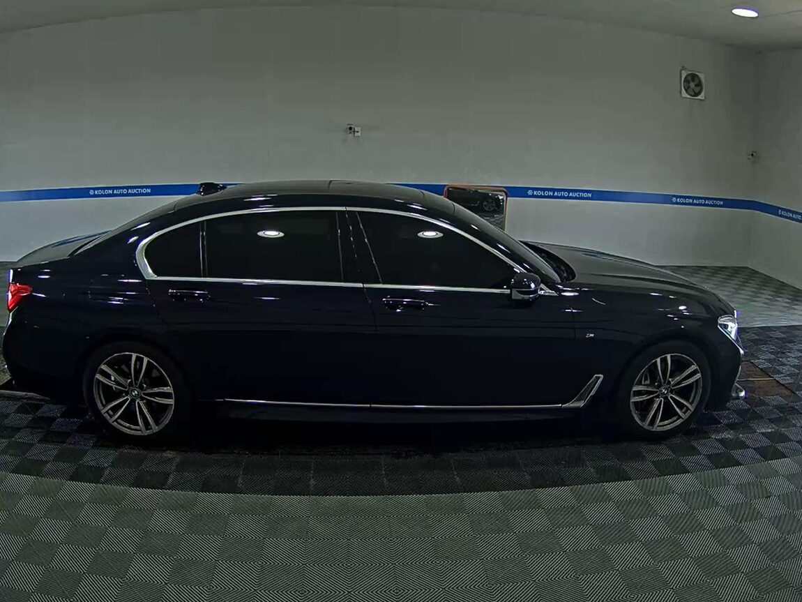 BMW 7 SERIES (6TH GEN) 740Li xDRIVE M SPORT PACK 2017 - zdjęcie 4