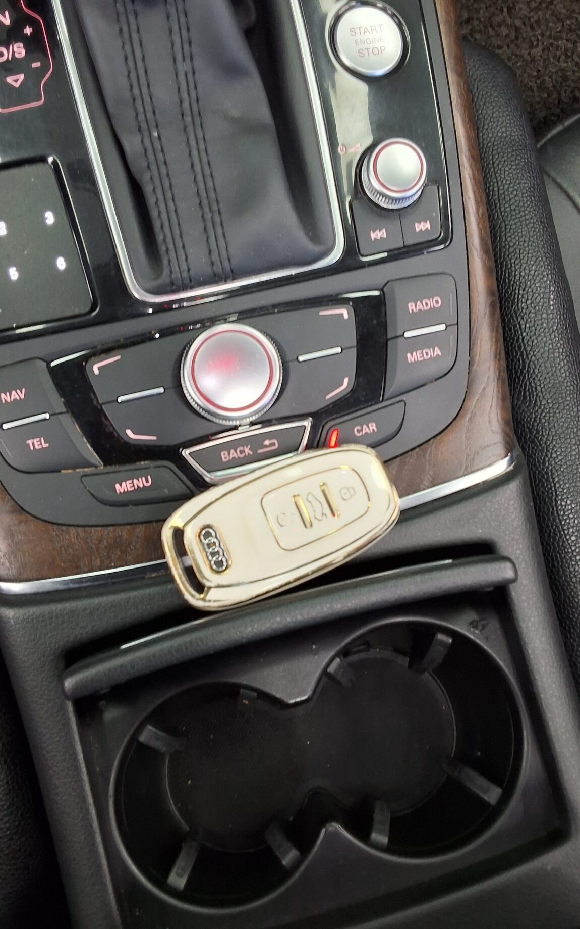 AUDI A6 (4TH GEN) 2.0 TDI DYNAMIC 2014 - zdjęcie 19