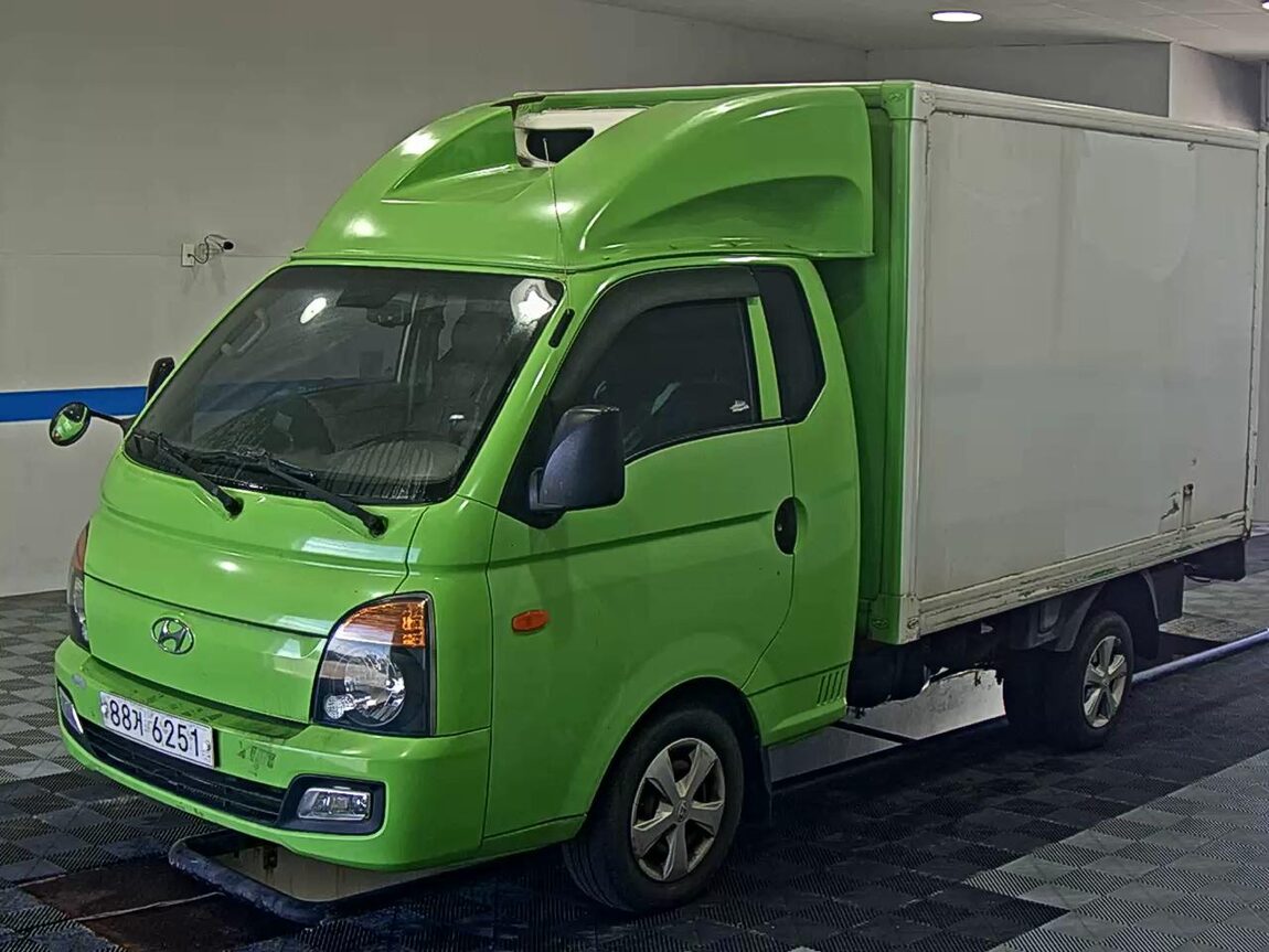 HYUNDAI PORTER II HIGH-ROOF FREEZER BOX TRUCK SUPER CAB TWIN COMPRESSOR 2014 - zdjęcie 2