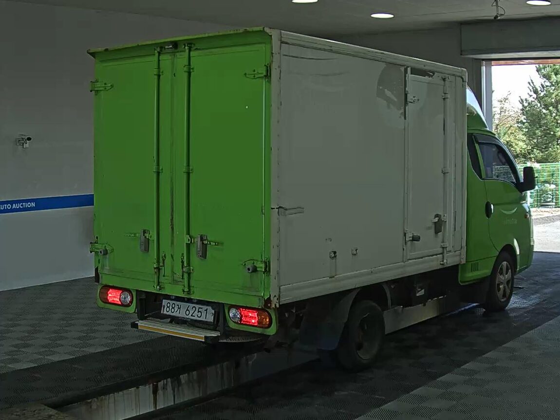 HYUNDAI PORTER II HIGH-ROOF FREEZER BOX TRUCK SUPER CAB TWIN COMPRESSOR 2014 - zdjęcie 5