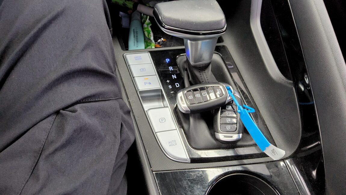 HYUNDAI AVANTE (CN7) 1.6 GASOLINE MODERN 2023 - zdjęcie 20