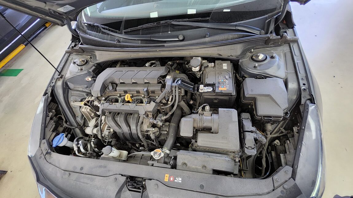 HYUNDAI AVANTE (CN7) 1.6 GASOLINE MODERN 2023 - zdjęcie 21