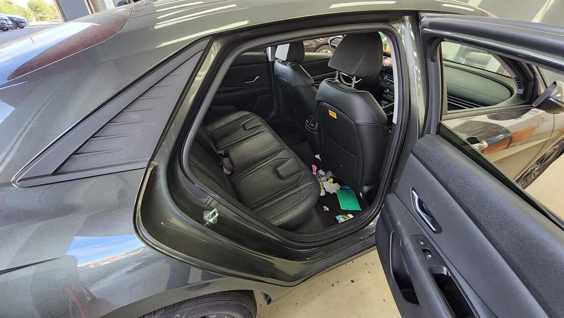 HYUNDAI AVANTE (CN7) 1.6 GASOLINE MODERN 2023 - zdjęcie 13