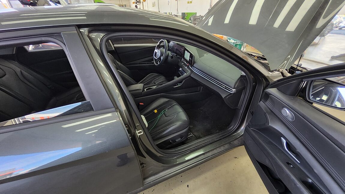 HYUNDAI AVANTE (CN7) 1.6 GASOLINE MODERN 2023 - zdjęcie 14