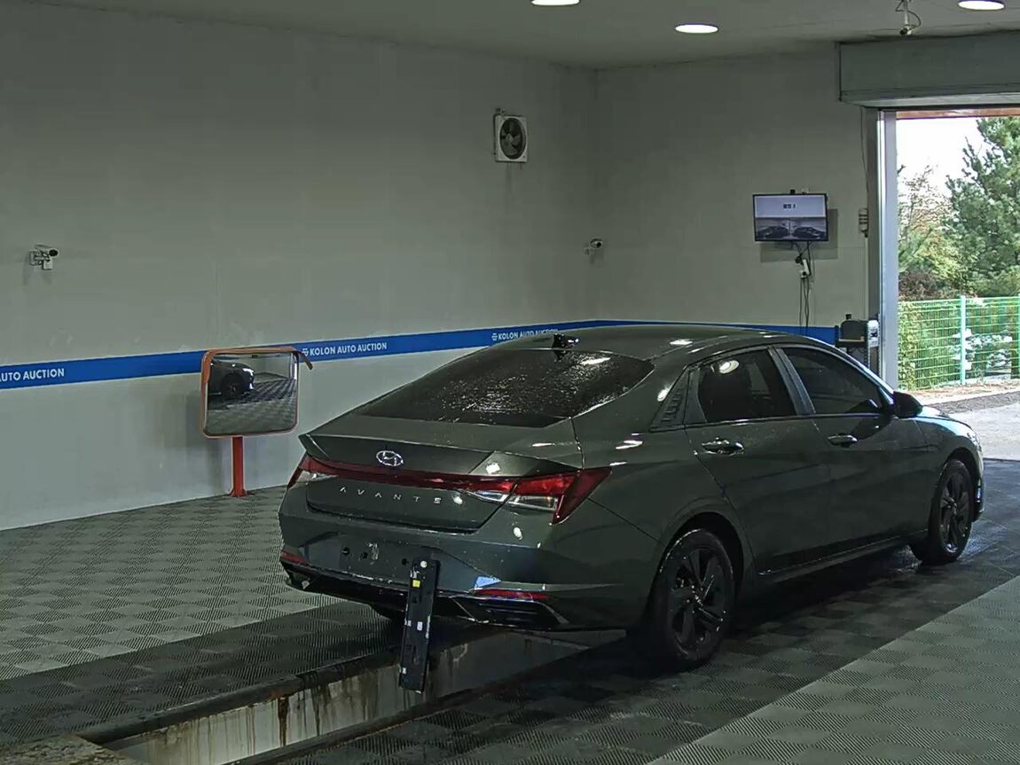 HYUNDAI AVANTE (CN7) 1.6 GASOLINE MODERN 2023 - zdjęcie 5