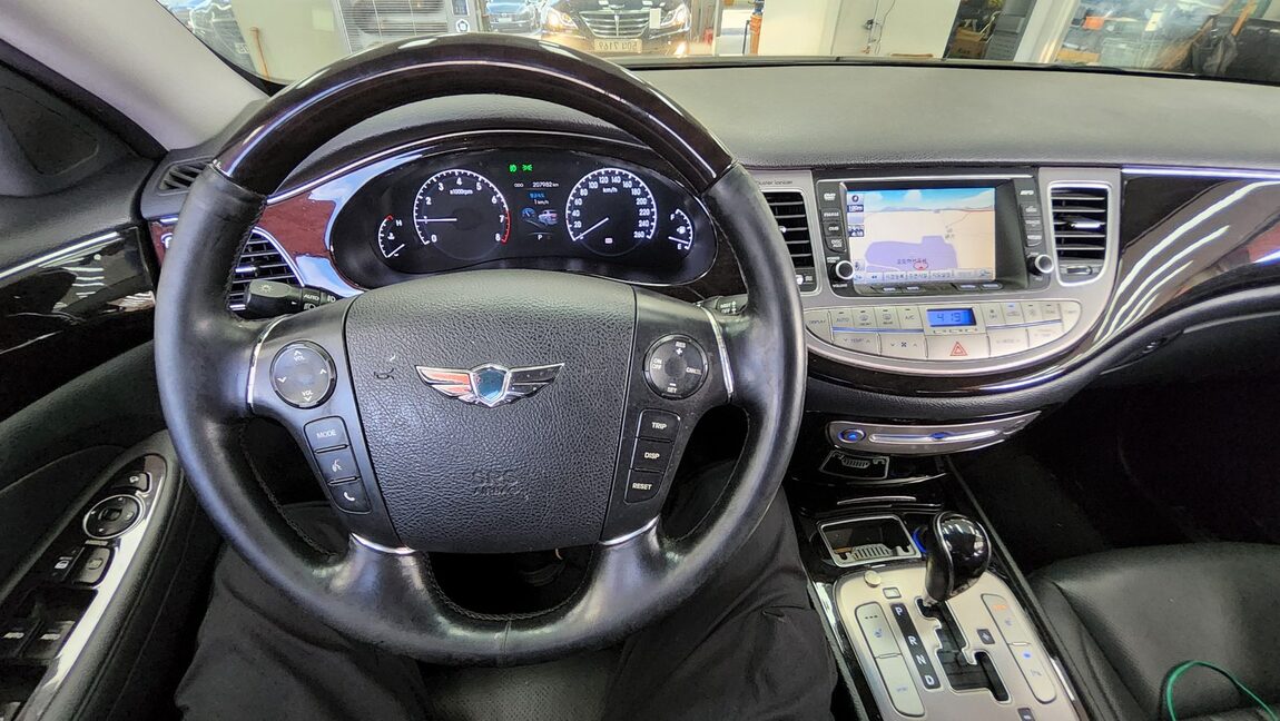 HYUNDAI GENESIS BH 330 GRAND PRIME PACK 2012 - zdjęcie 18