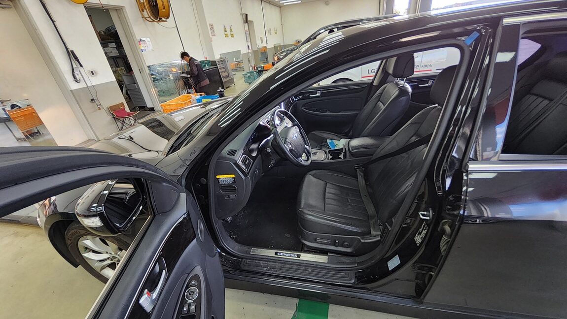 HYUNDAI GENESIS BH 330 GRAND PRIME PACK 2012 - zdjęcie 10