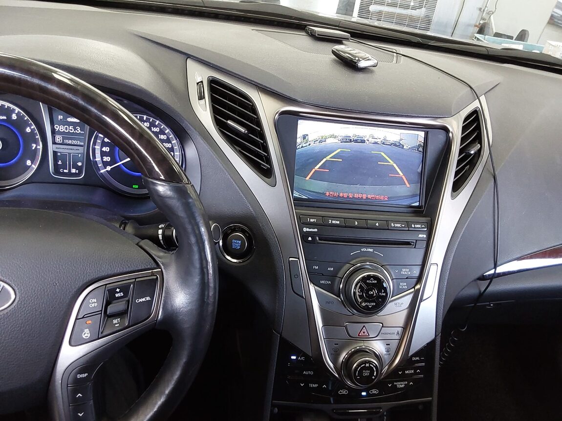 HYUNDAI GRANDEUR HG HG 240 LUXURY 2012 - zdjęcie 17