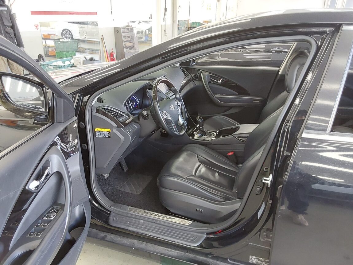 HYUNDAI GRANDEUR HG HG 240 LUXURY 2012 - zdjęcie 10