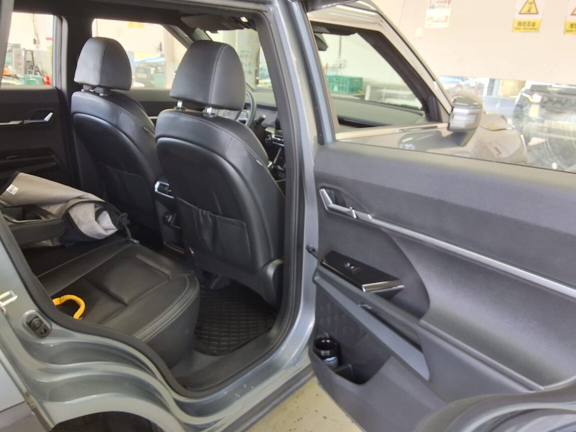 KG MOBILITY (SSANGYONG) TORRES 1.5 GDI-T 2WD T5 2023 - zdjęcie 13