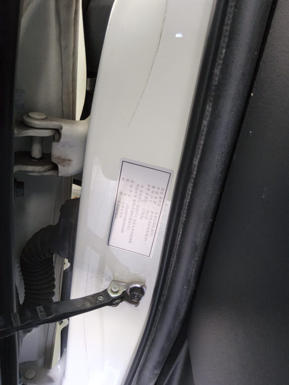 TOYOTA PRIUS (4TH GEN) 1.8 E 2017 - zdjęcie 16