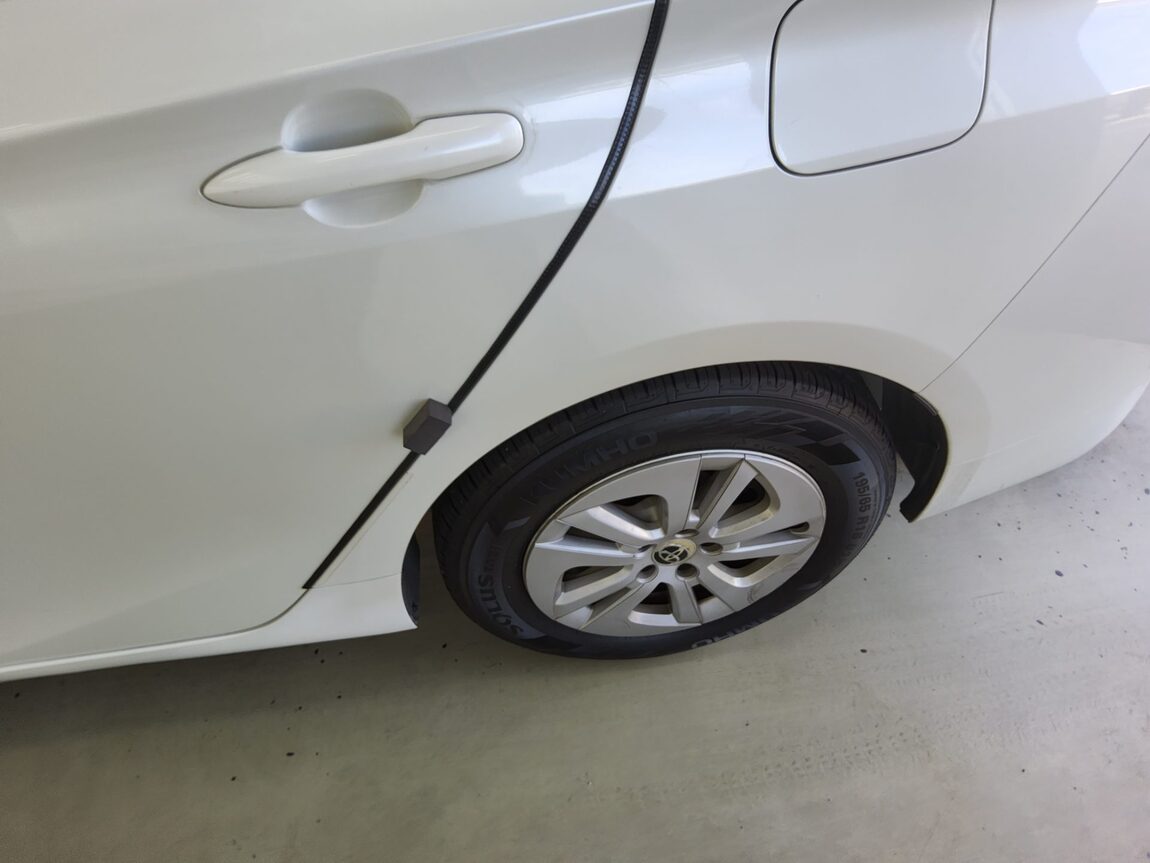 TOYOTA PRIUS (4TH GEN) 1.8 E 2017 - zdjęcie 20
