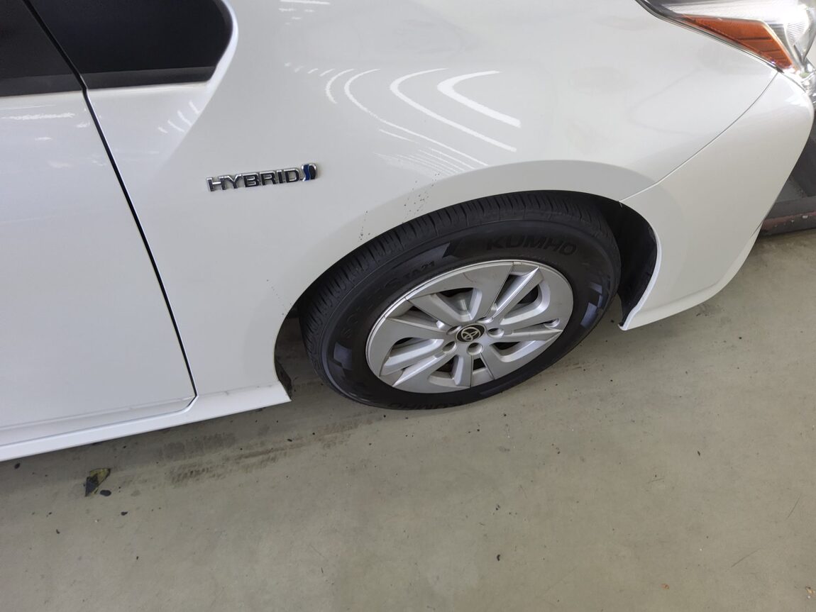 TOYOTA PRIUS (4TH GEN) 1.8 E 2017 - zdjęcie 21