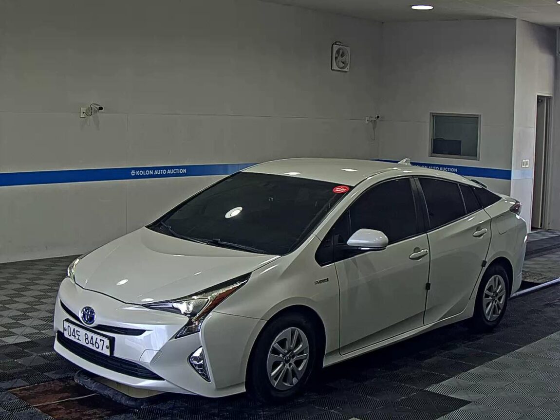 TOYOTA PRIUS (4TH GEN) 1.8 E 2017 - zdjęcie 2