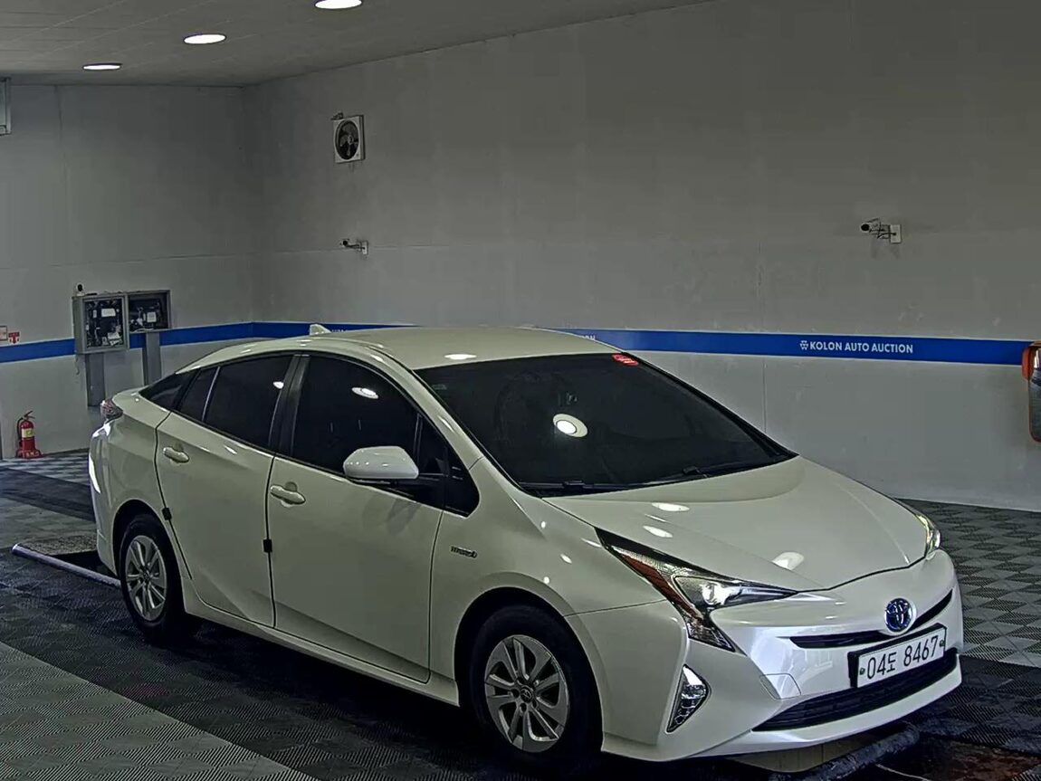 TOYOTA PRIUS (4TH GEN) 1.8 E 2017 - zdjęcie 3