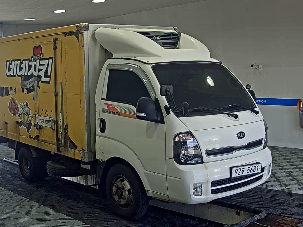 KIA BONGO III CARGO FREEZER BOX TRUCK 1.2 TON STANDARD CAB 2017 - zdjęcie 3