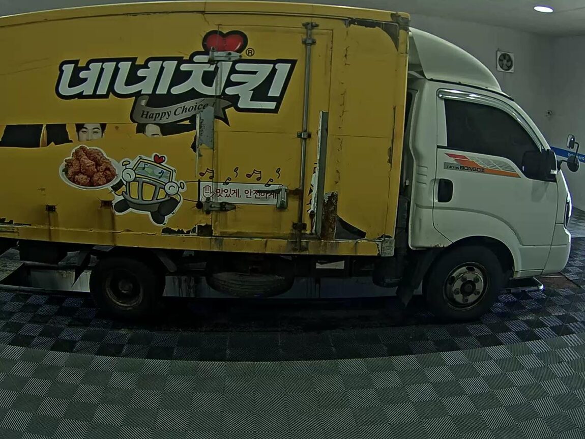 KIA BONGO III CARGO FREEZER BOX TRUCK 1.2 TON STANDARD CAB 2017 - zdjęcie 4