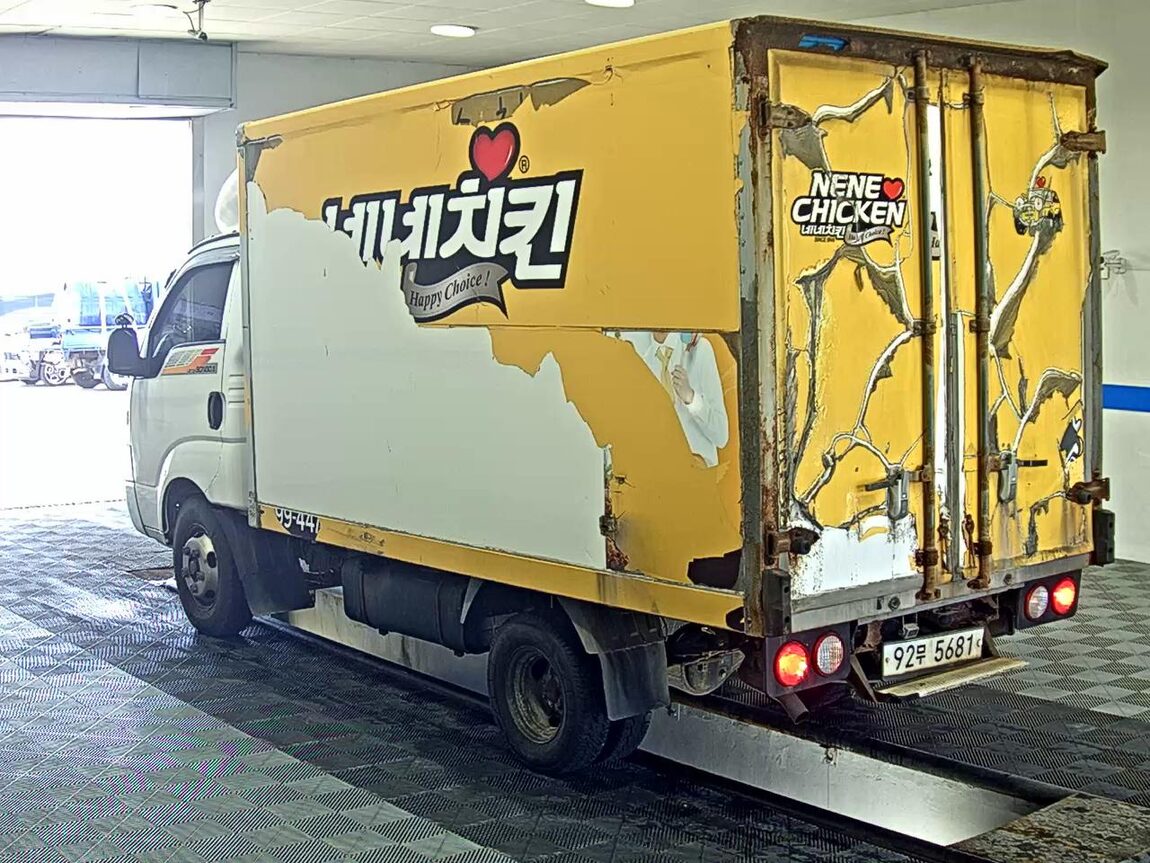 KIA BONGO III CARGO FREEZER BOX TRUCK 1.2 TON STANDARD CAB 2017 - zdjęcie 6