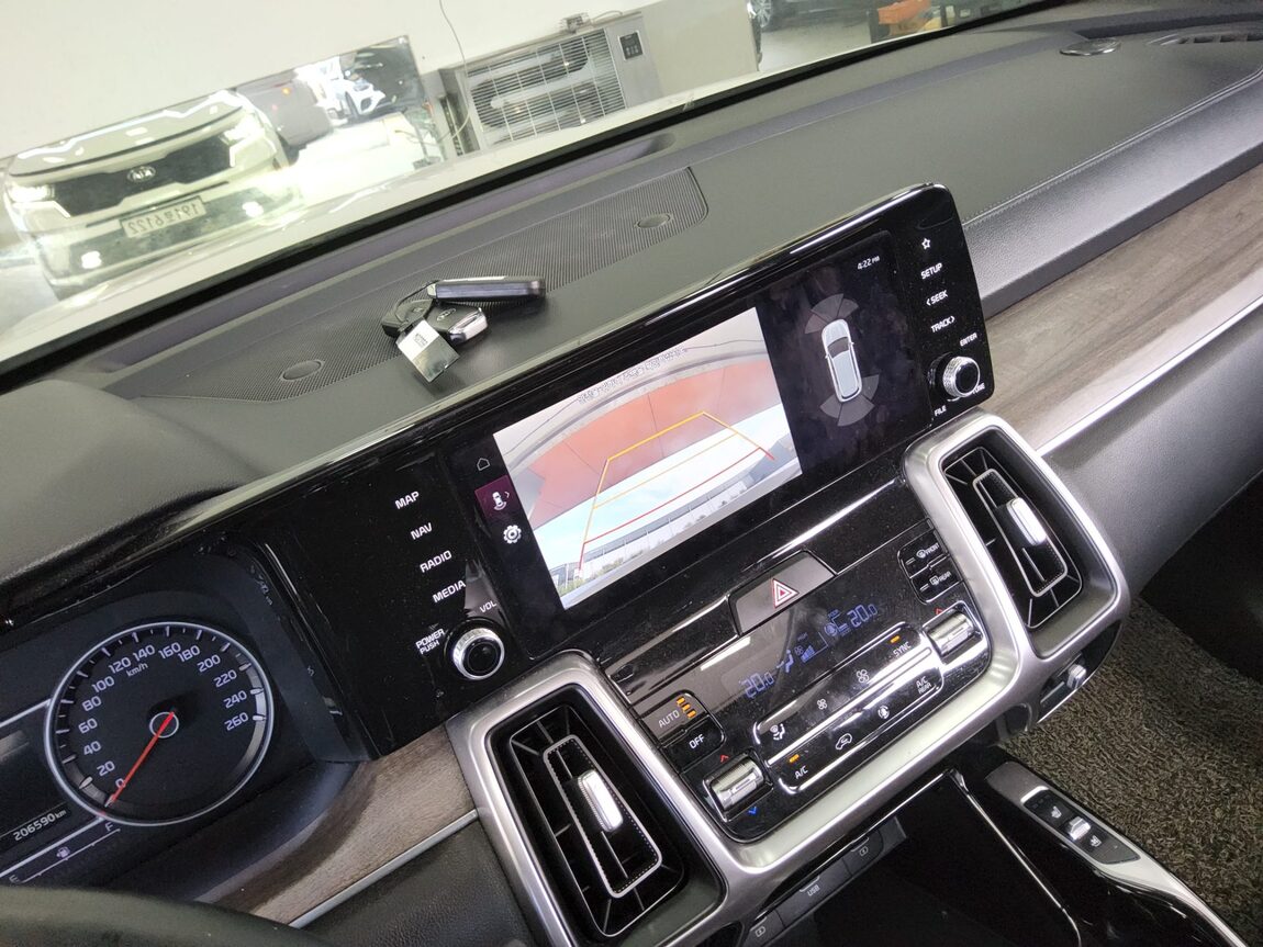 KIA NEW SORENTO (MQ4) 2.2 DIESEL 2WD PRESTIGE 2021 - zdjęcie 18