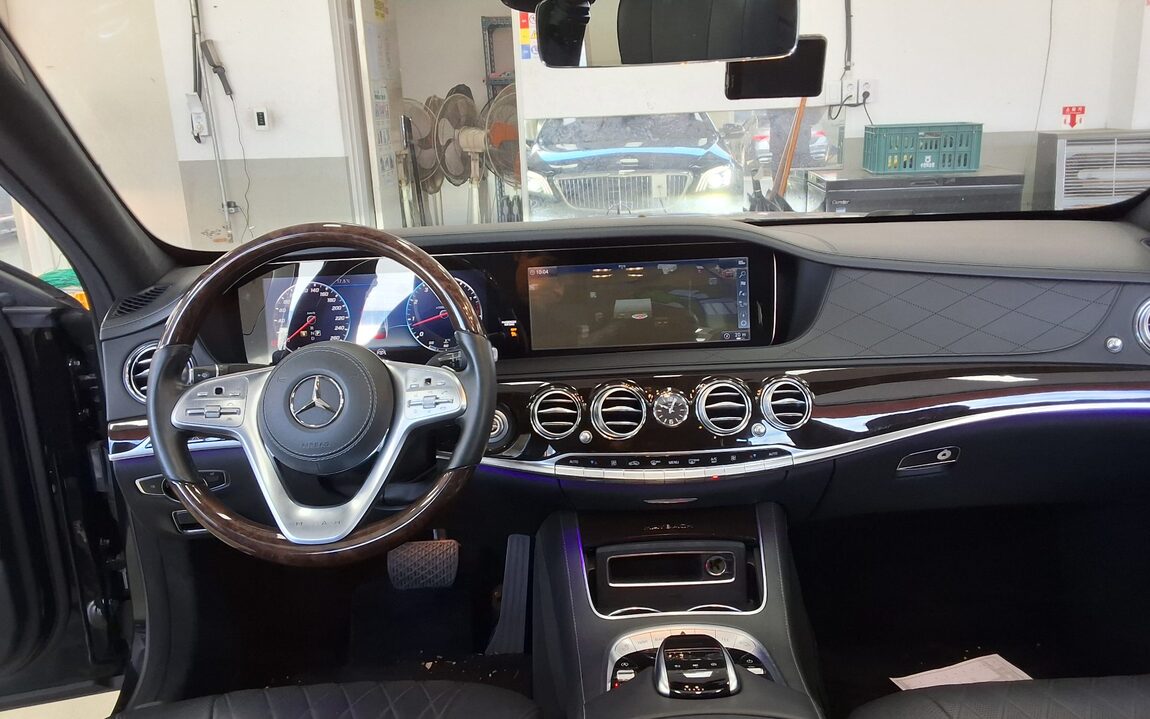 MERCEDES-BENZ S-CLASS (6TH GEN) MAYBACH S560 2020 - zdjęcie 12