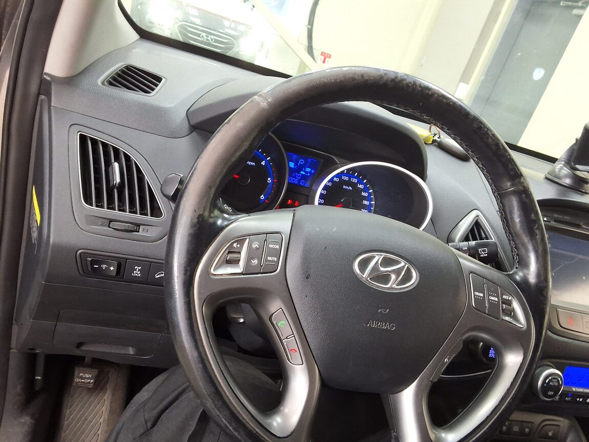HYUNDAI NEW TUCSON ix DIESEL R2.0 4WD MODERN 2015 - zdjęcie 23