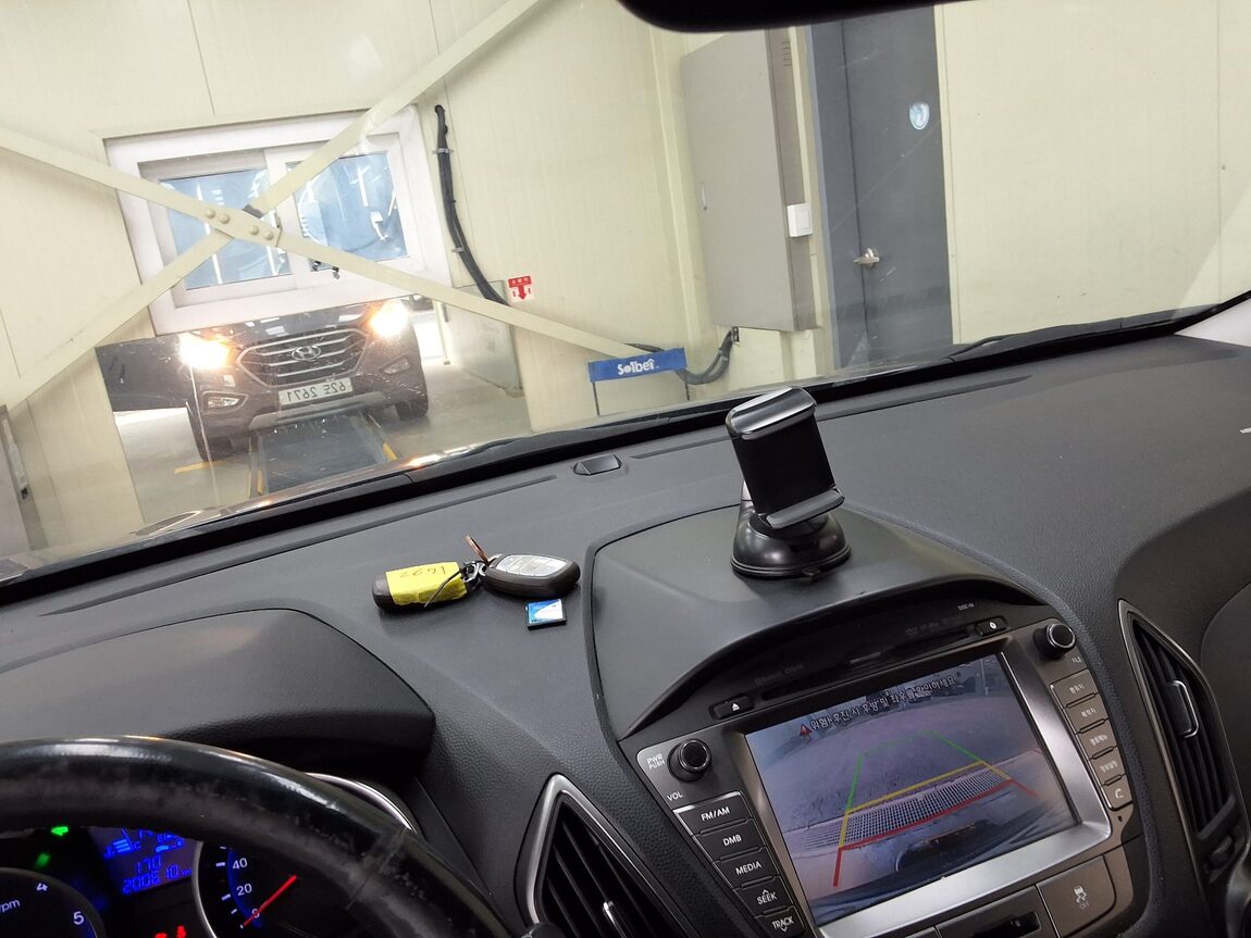HYUNDAI NEW TUCSON ix DIESEL R2.0 4WD MODERN 2015 - zdjęcie 25