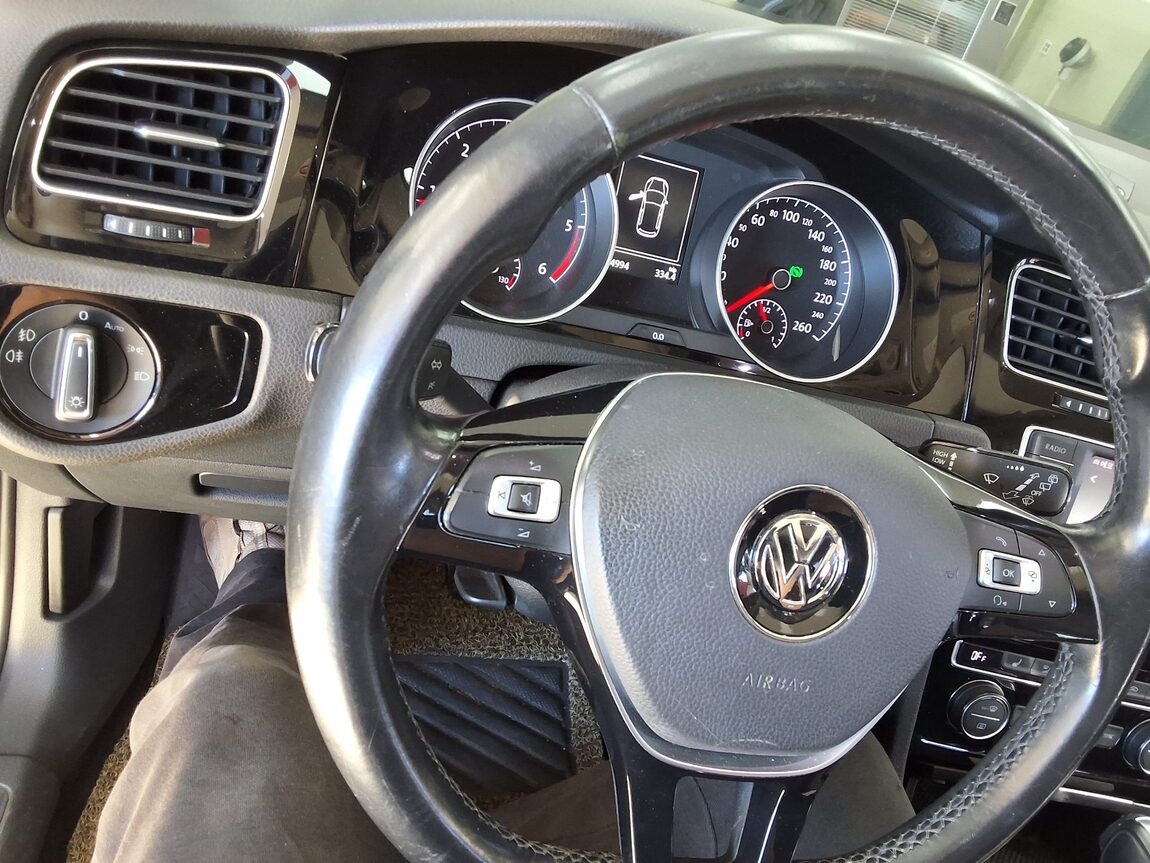 VOLKSWAGEN GOLF (7TH GEN) 2.0 TDI 2016 - zdjęcie 23