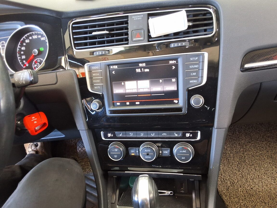 VOLKSWAGEN GOLF (7TH GEN) 2.0 TDI 2016 - zdjęcie 24