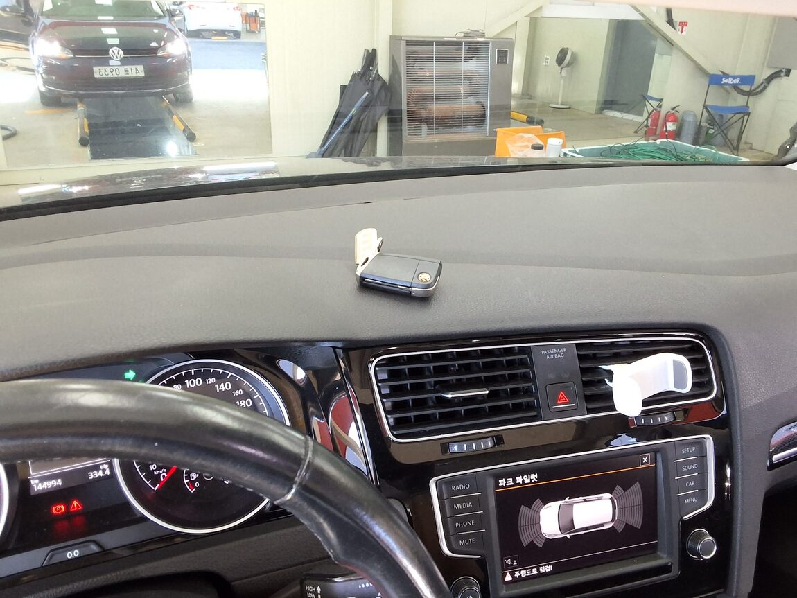 VOLKSWAGEN GOLF (7TH GEN) 2.0 TDI 2016 - zdjęcie 25