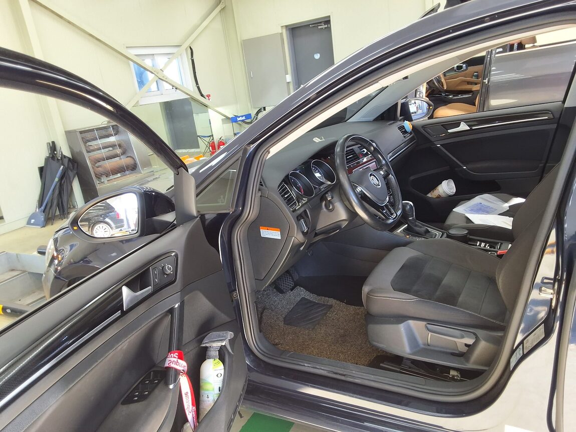 VOLKSWAGEN GOLF (7TH GEN) 2.0 TDI 2016 - zdjęcie 11