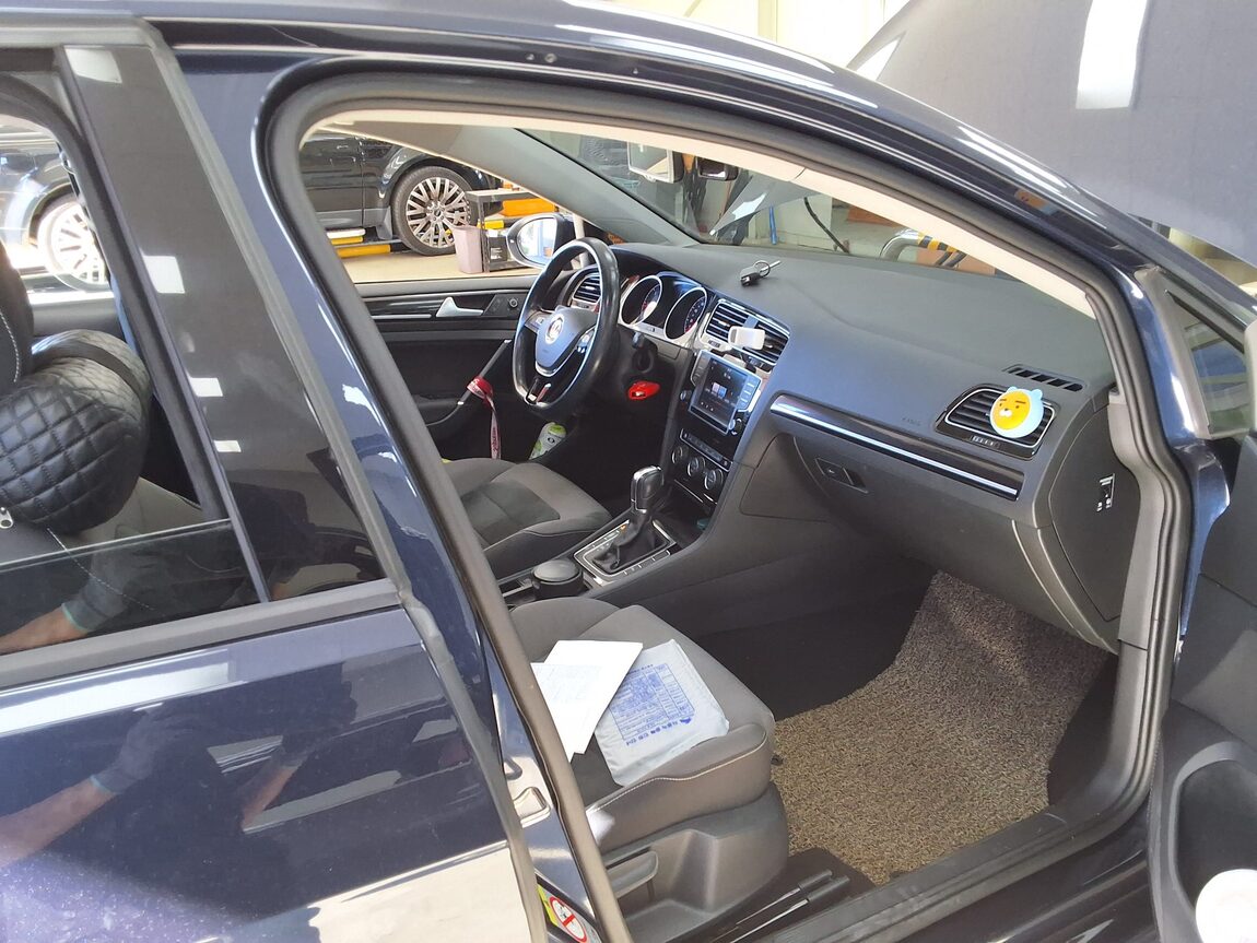 VOLKSWAGEN GOLF (7TH GEN) 2.0 TDI 2016 - zdjęcie 16