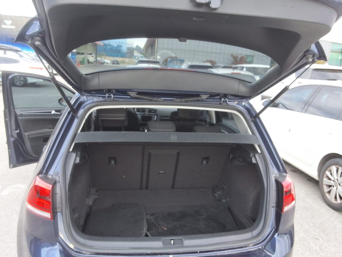 VOLKSWAGEN GOLF (7TH GEN) 2.0 TDI 2016 - zdjęcie 15