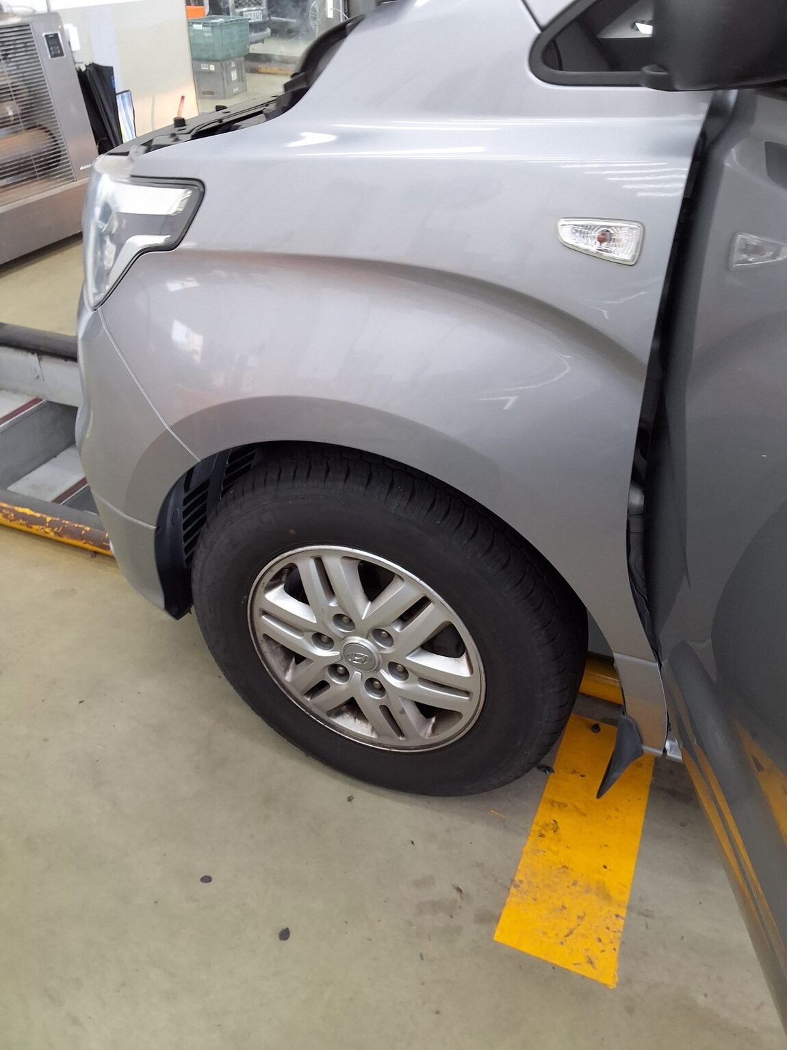 HYUNDAI THE NEW GRAND STAREX 5-SEATER DIESEL VAN MODERN 2019 - zdjęcie 20