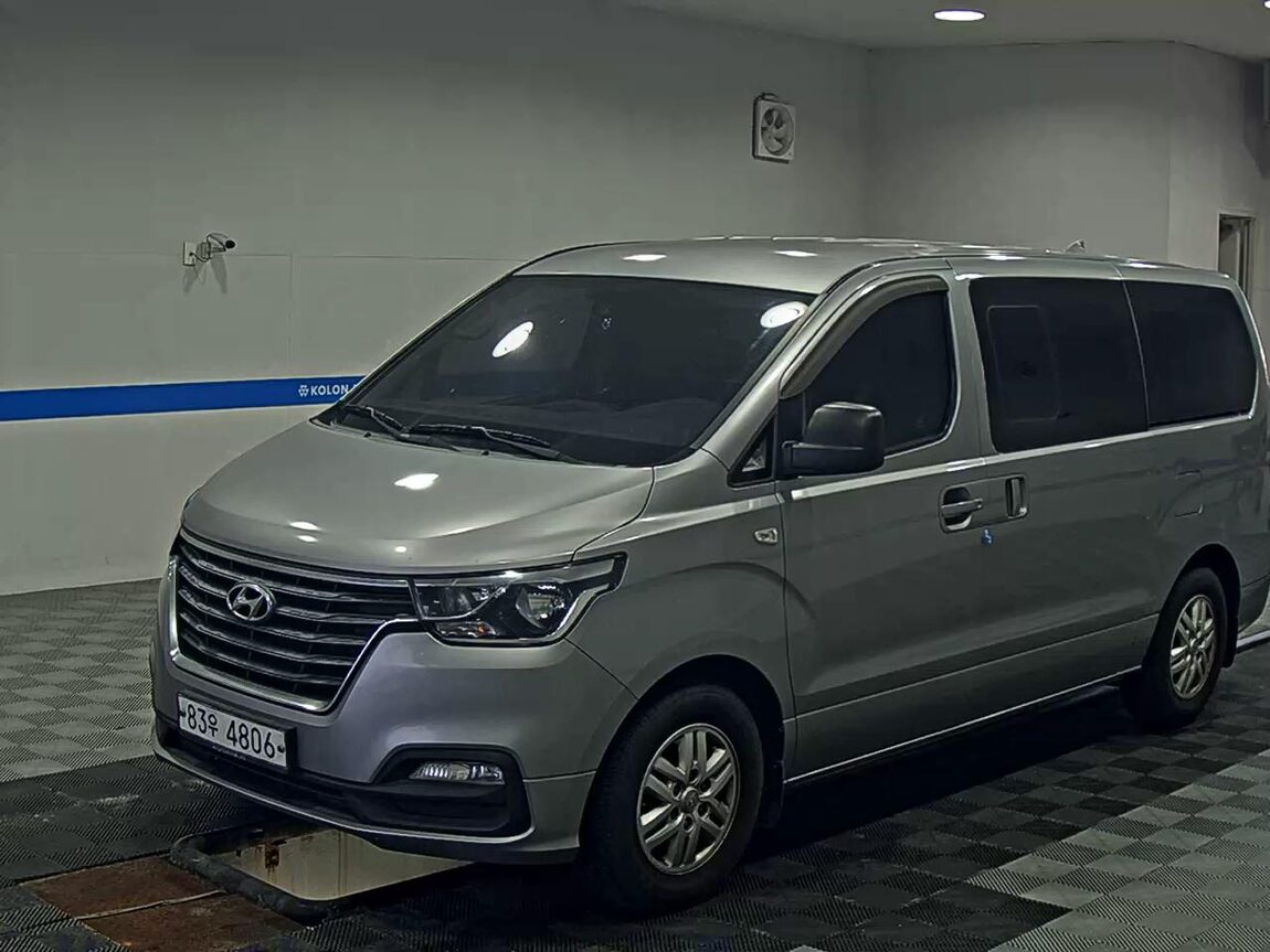 HYUNDAI THE NEW GRAND STAREX 5-SEATER DIESEL VAN MODERN 2019 - zdjęcie 2