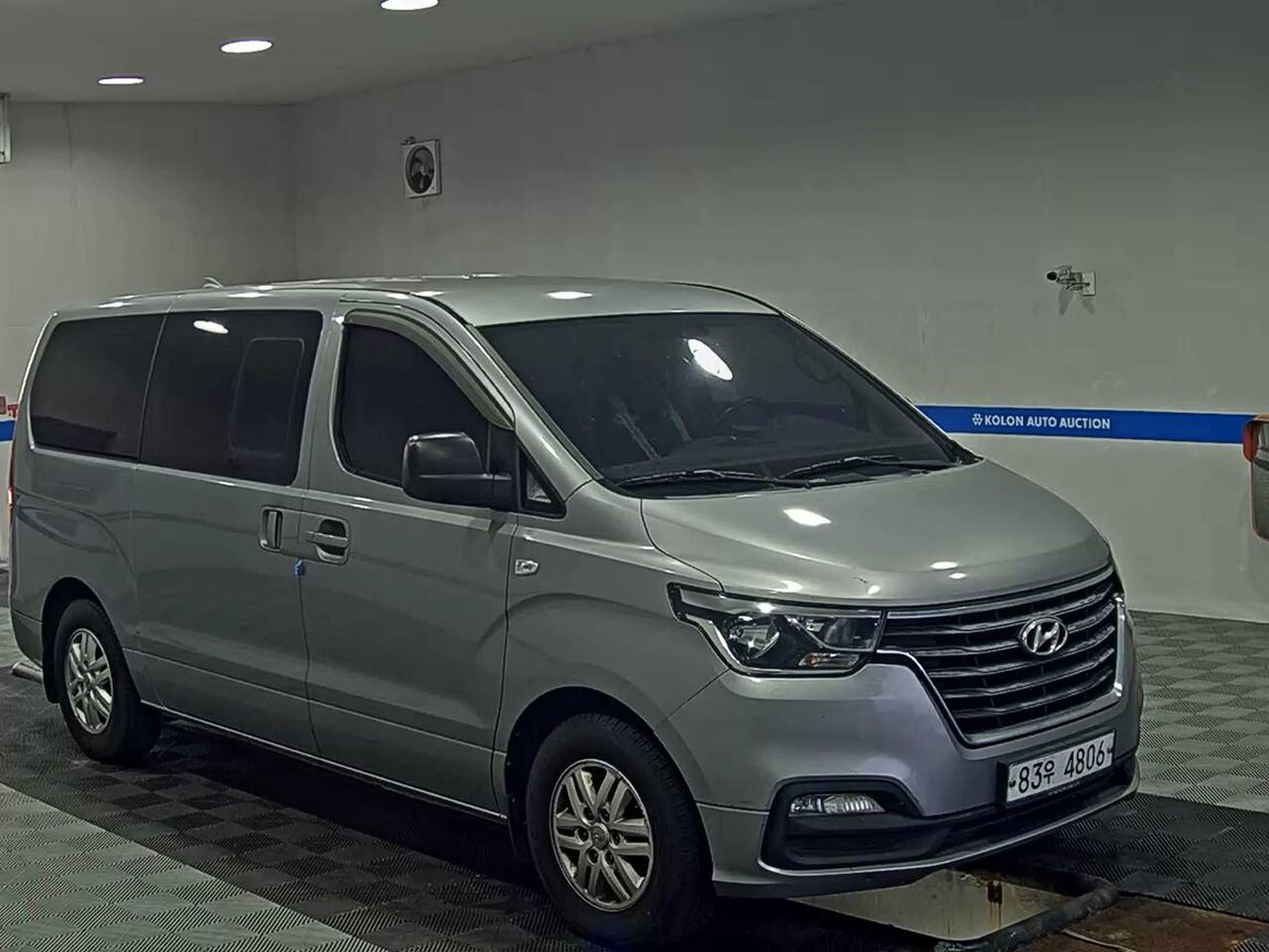 HYUNDAI THE NEW GRAND STAREX 5-SEATER DIESEL VAN MODERN 2019 - zdjęcie 3