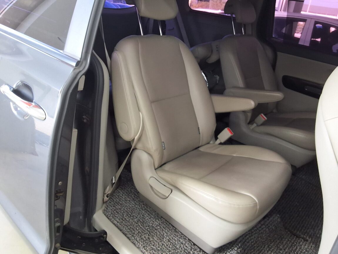 KIA ALL NEW CARNIVAL 9-SEATER DIESEL PRESTIGE 2016 - zdjęcie 12