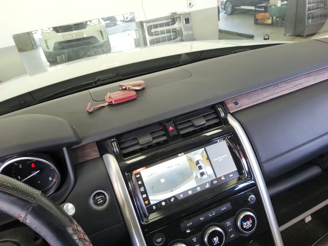 LAND ROVER DISCOVERY 5 3.0 TD6 HSE LUXURY 2017 - zdjęcie 17