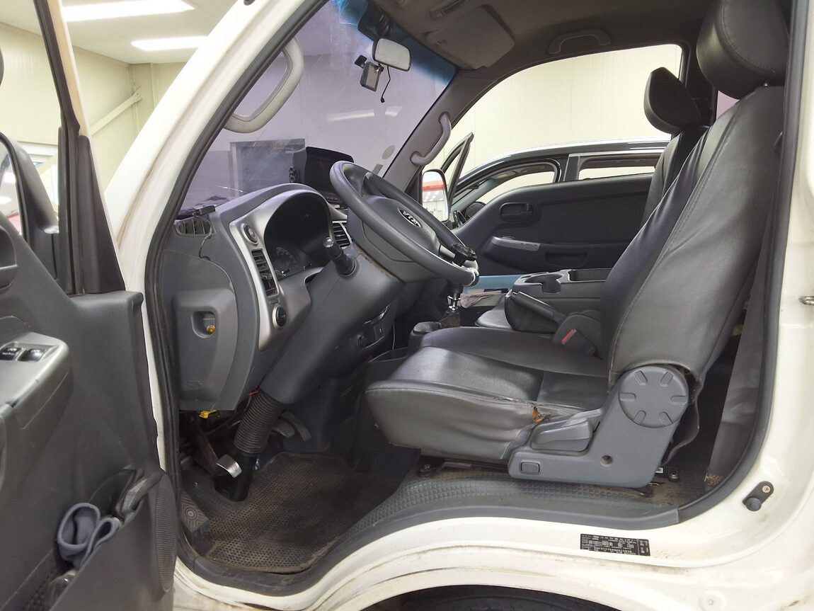 KIA BONGO III CARGO BUILT-IN BOX TRUCK 1 TON KING CAB 2016 - zdjęcie 11