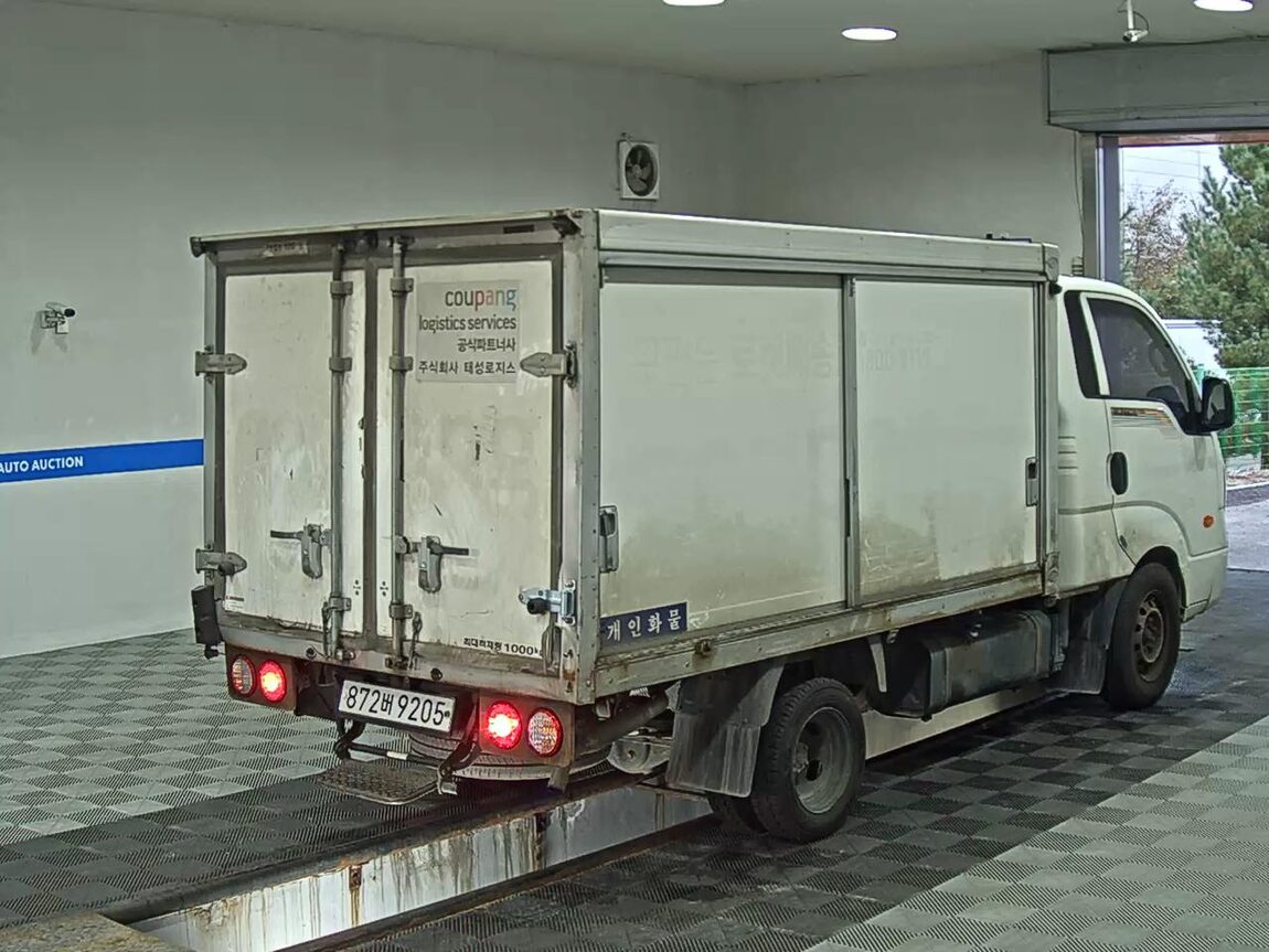 KIA BONGO III CARGO BUILT-IN BOX TRUCK 1 TON KING CAB 2016 - zdjęcie 5