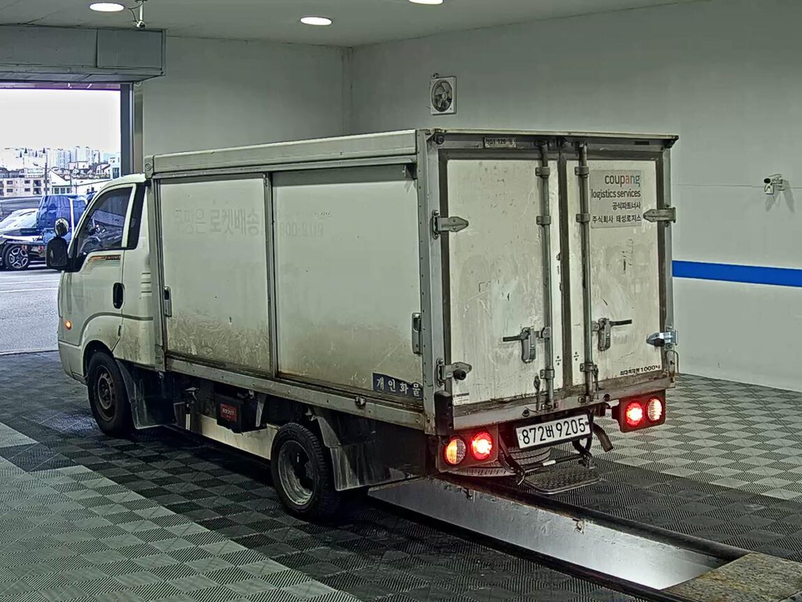 KIA BONGO III CARGO BUILT-IN BOX TRUCK 1 TON KING CAB 2016 - zdjęcie 6