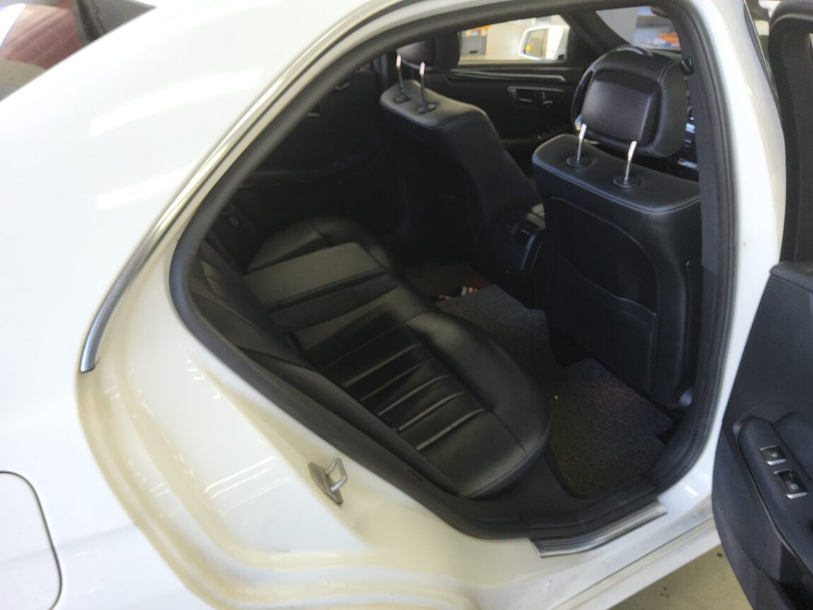 MERCEDES-BENZ E-CLASS (4TH GEN) E220 CDI AVANTGARDE 2016 - zdjęcie 13